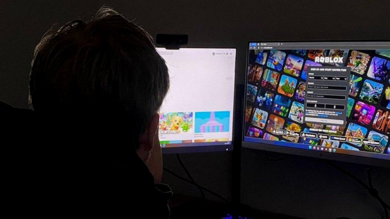Roblox pedofilia scandalo azienda silenzio community insorge
