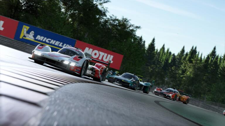 Project Motor Racing: Il Grande Flop del Simulatore 2025 | AI Disastrosa e Multiplayer Morto