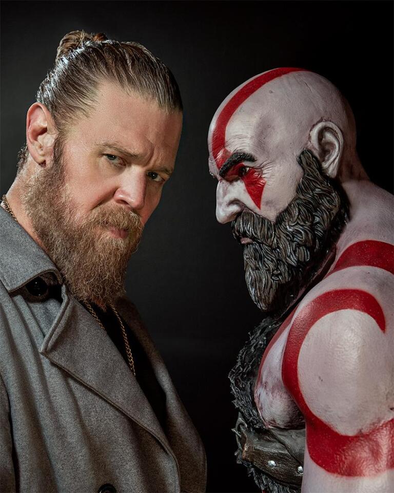 God of War: Ryan Hurst è Kratos! La serie Prime Video svela il suo Fantasma di Sparta e non è Christopher Judge