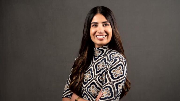 Asha Sharma, CEO di Microsoft Gaming, ritratto fotografico