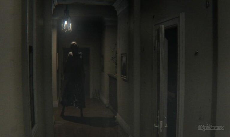 P.T. Silent Hills: la figura di Lisa appare nel corridoio buio della demo horror originale del 2014