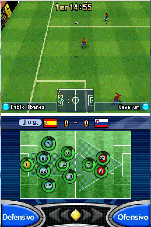 Pro Evolution Soccer 6 per Nintendo DS, schermata di gioco con campo e comandi tattici