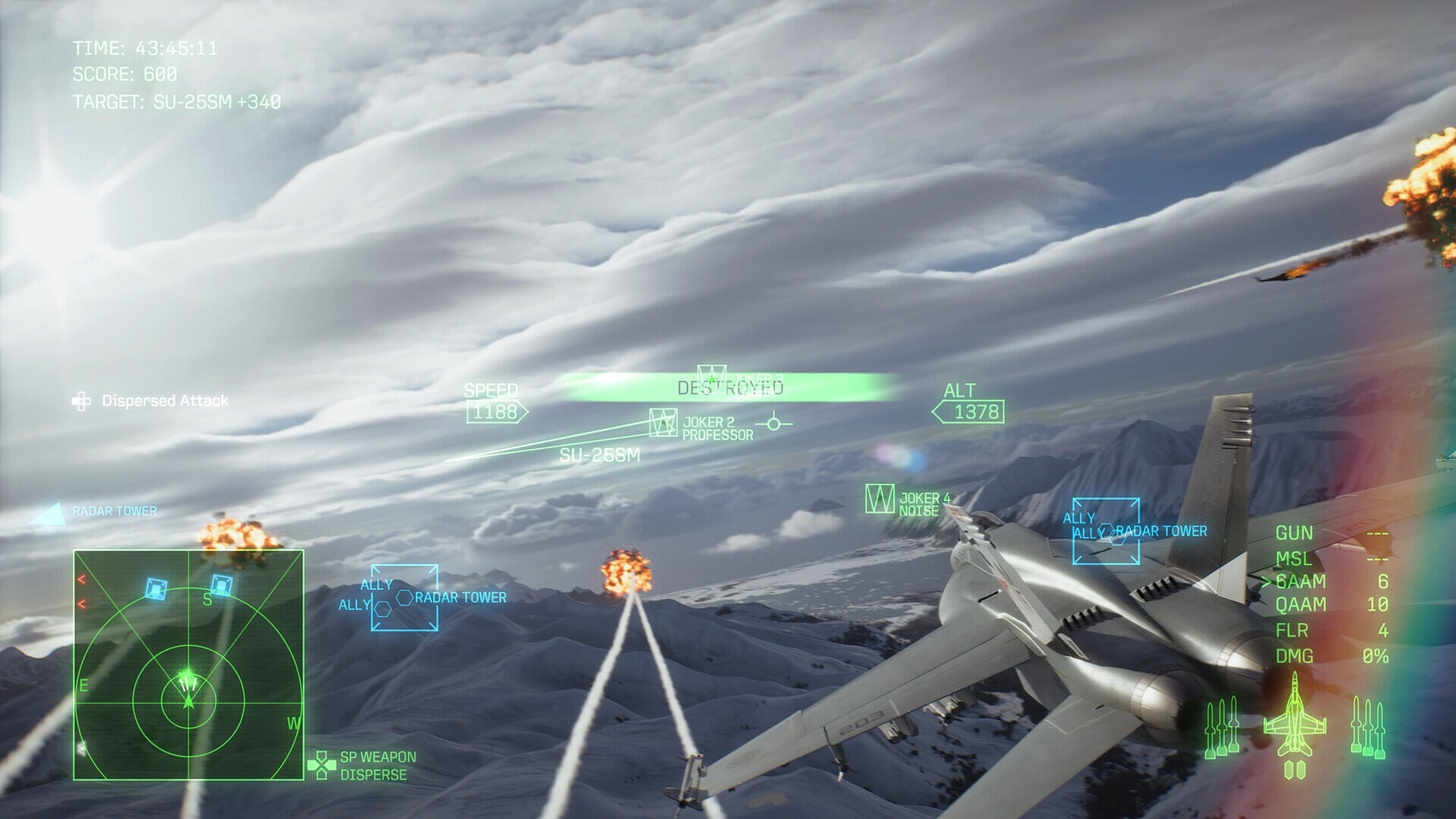 Screenshot in-game di Ace Combat 8: Wings of Theve durante uno scontro aereo a bassa quota su un rilievo montuoso.