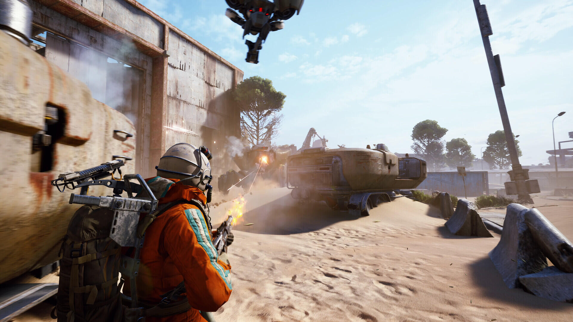 Screenshot di combattimento in-game di ARC Raiders con una squadra di Raider impegnata contro le macchine ostili.