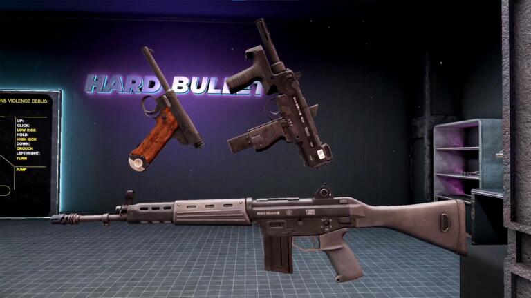 Tre armi sospese in una stanza di Hard Bullet: una pistola semiautomatica con impugnatura in legno, un mitra e un fucile d'assalto, davanti alla scritta Hard Bullet.