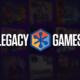 Logo ufficiale di Legacy Games in primo piano con il catalogo dei videogiochi sullo sfondo