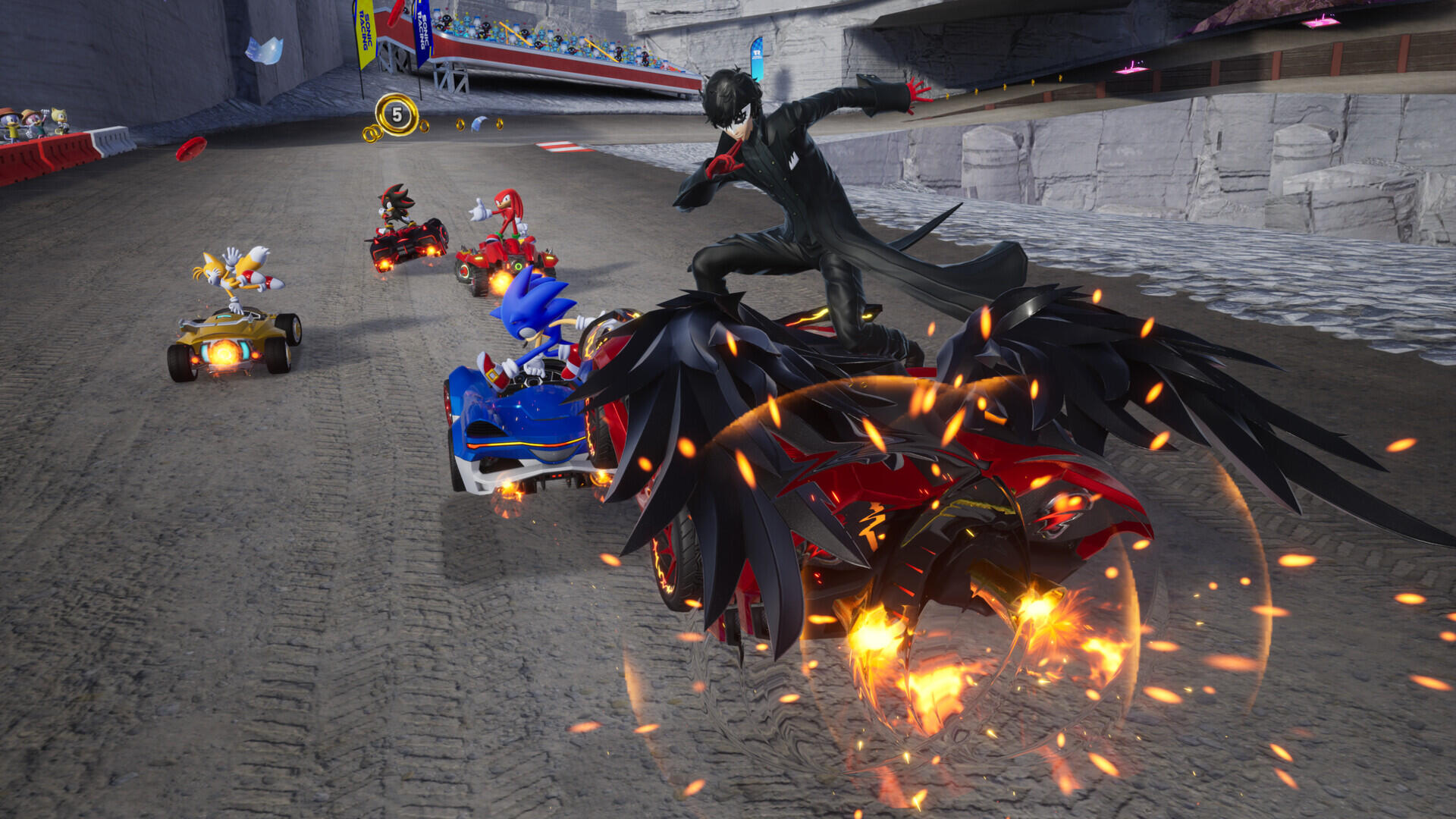 Screenshot in-game di una gara concitata tra Sonic e Joker da Persona 5 in Sonic Racing: CrossWorlds