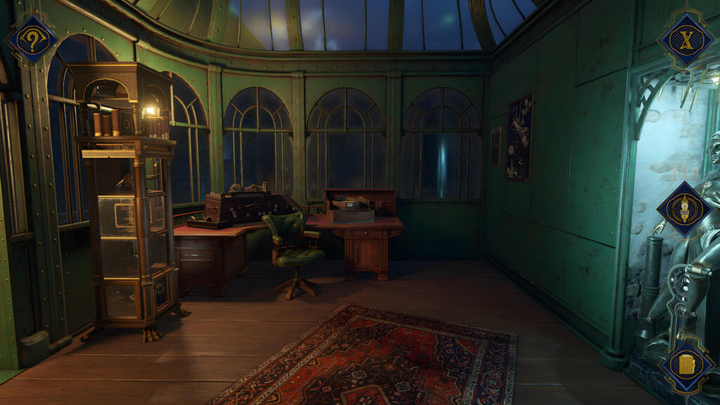 Screenshot in-game di The House of Tesla: Definitive Edition che mostra lo studio di Nikola Tesla nella struttura di Wardenclyffe con vetrate ad arco e macchinari d'epoca
