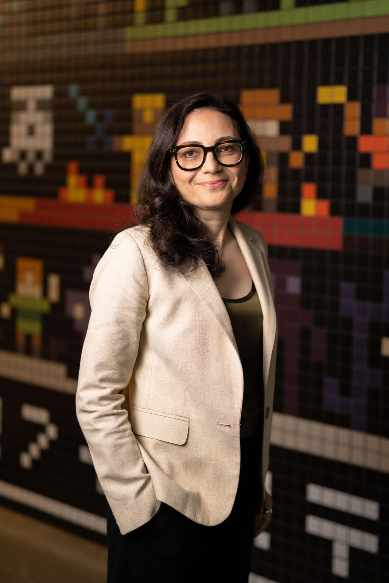 Ritratto ufficiale di Maria Angelidou-Smith, CEO di Mojang e Minecraft